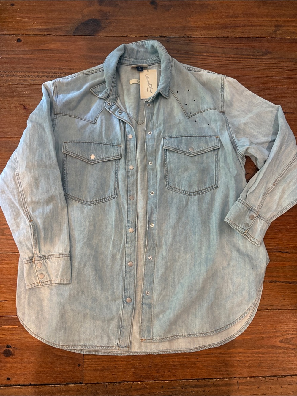 Universal Thread Light Wash Denim Shirt Jacket - Light Blue